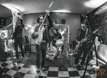 7595_20231104_SurfZombies_002