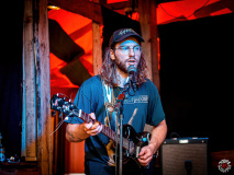 6752_20230902_WennEinerLuegtNieber_032